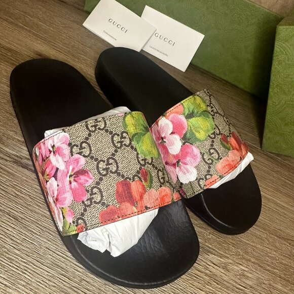 Gucci Bloom Supreme Slides - Picture 2 of 11